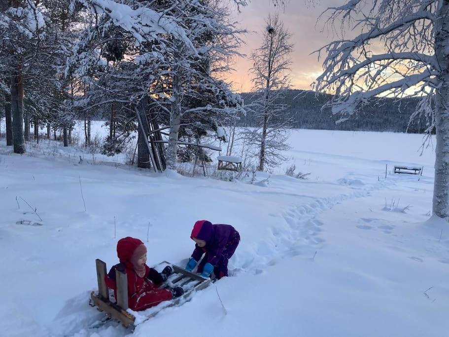 Lakeside Wilderness Cabin โยคโมค ภายนอก รูปภาพ